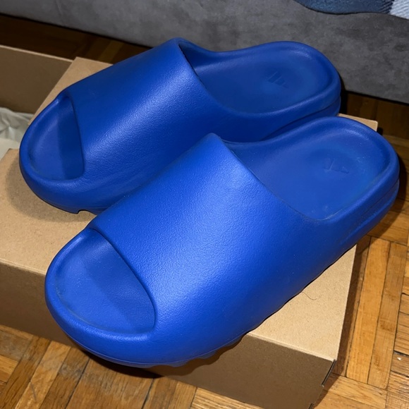 Yeezy Shoes - Blue Yeezy Slides